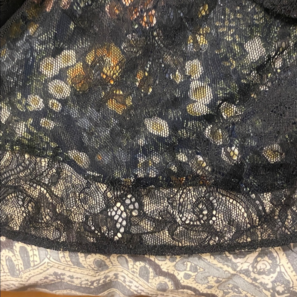 Miss Me Floral Black cold shoulder Top - Picture 7 of 10